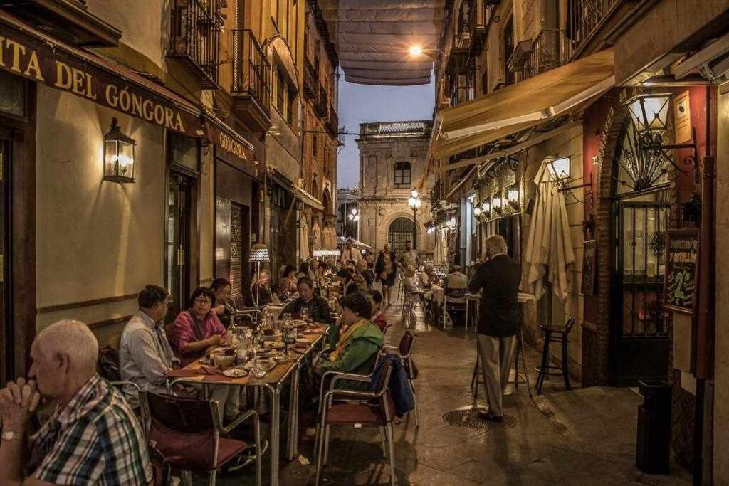Atico Con Piscina Junto Catedral De Sevilla Dış mekan fotoğraf